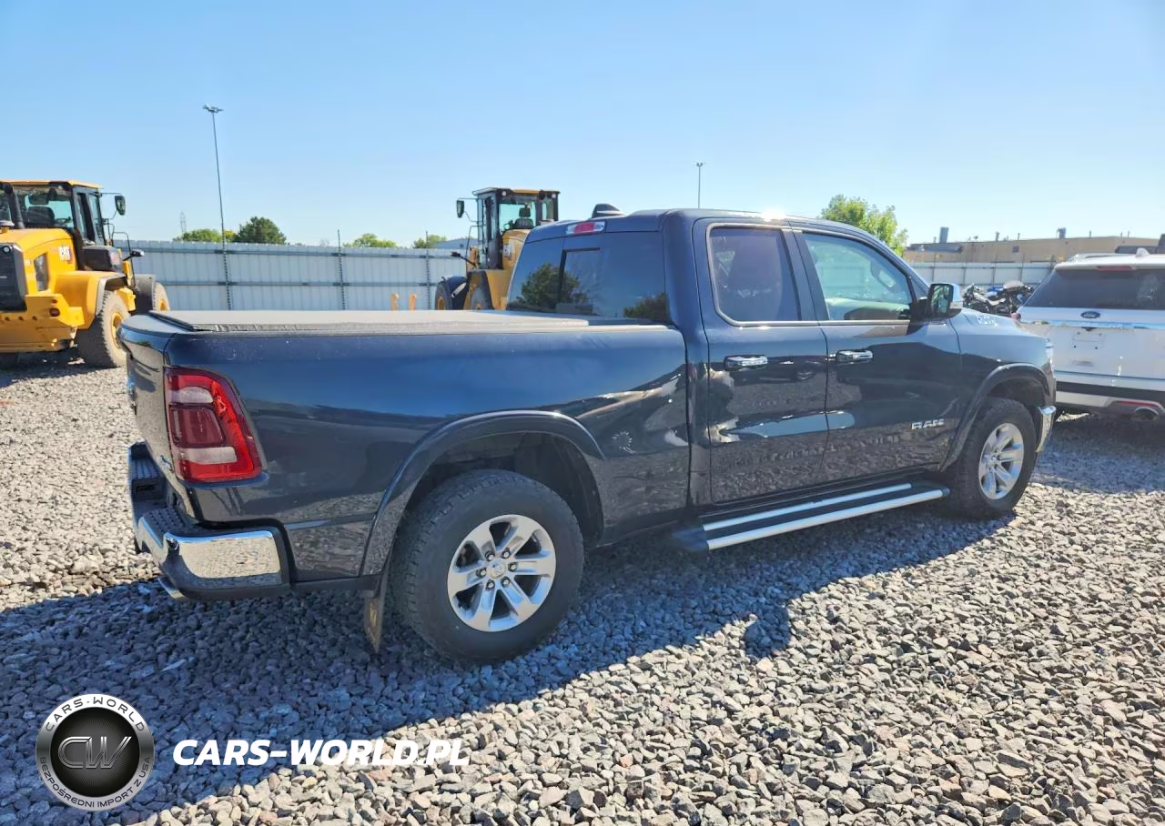 2019 Ram 1500 Laramie VIN:1C6SRFDT7KN865826 - 3
