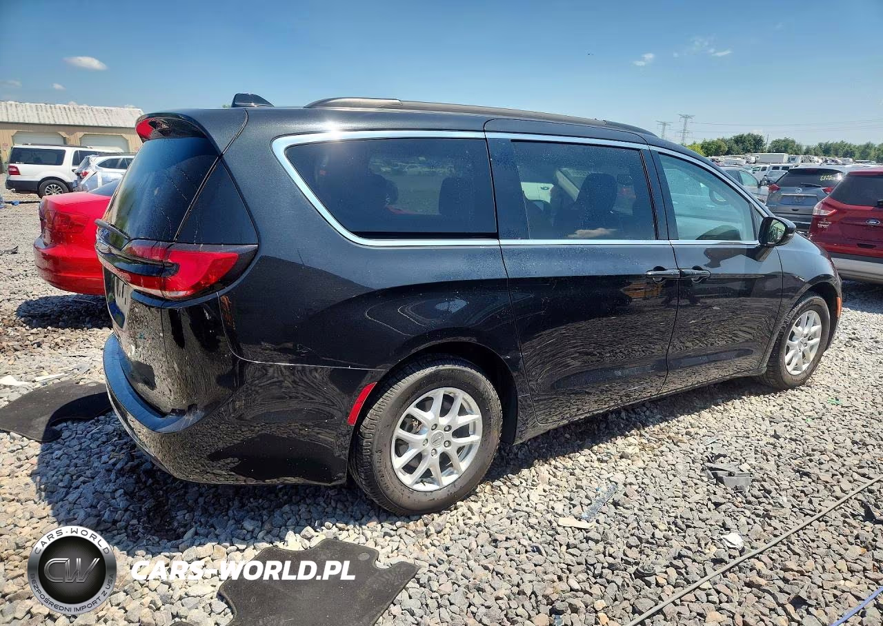 2022 Chrysler Pacifica Touring L VIN:2C4RC1BG4NR185391 - 3