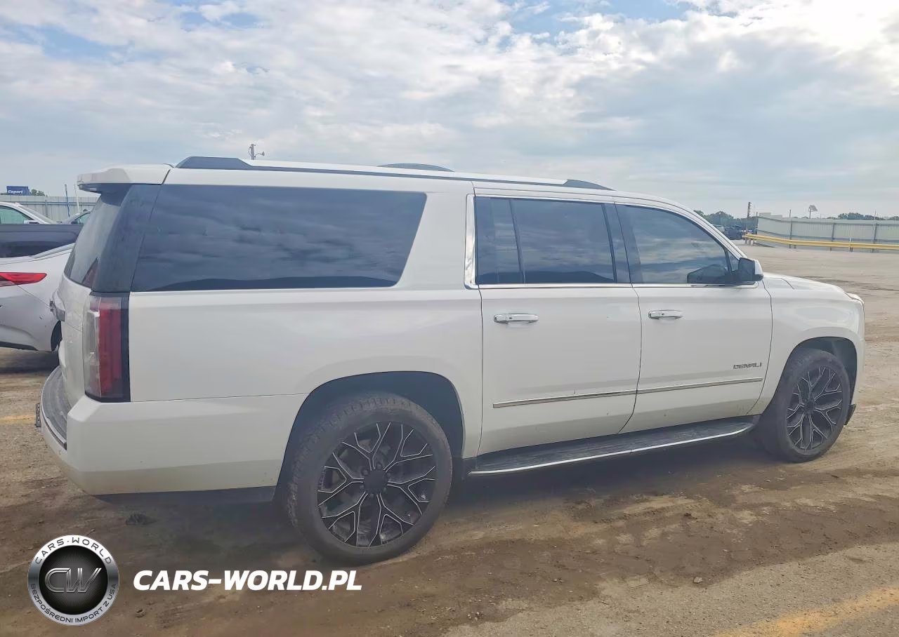 2017 GMC Yukon Xl Denali VIN:1GKS2HKJ0HR255878 - 3