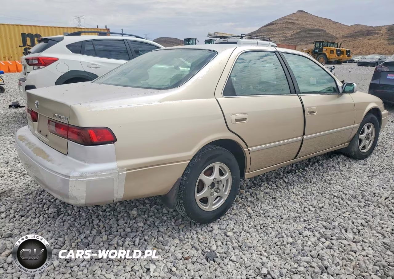 1999 Toyota Camry Xle VIN:JT2BG28K8X0284101 - 3