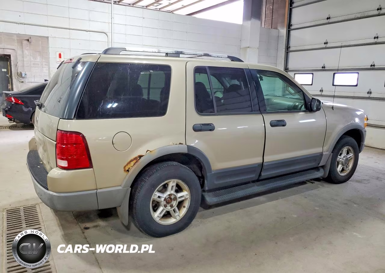 2002 Ford Explorer Xlt VIN:1FMZU73E92ZA39479 - 3