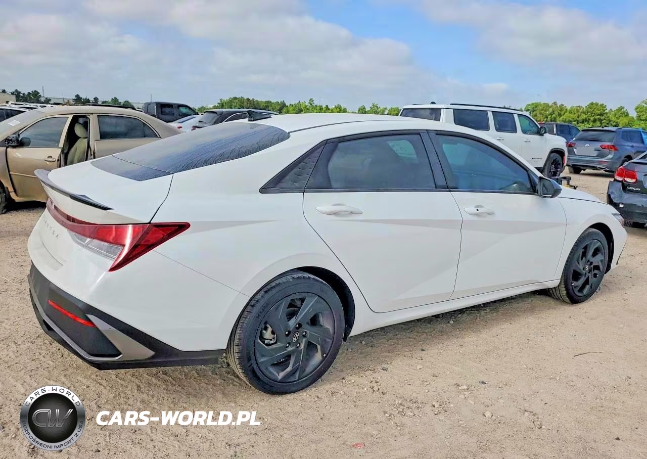 2026 Hyundai Elantra Sel Sport VIN:KMHLM4DG0TU100012 - 3
