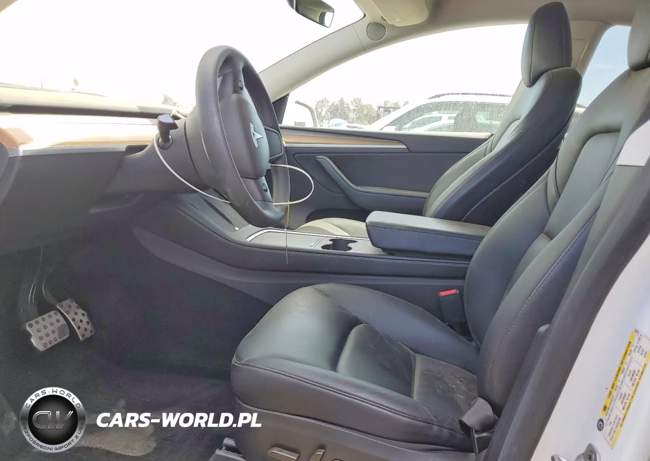 2024 Tesla Model Y VIN:7SAYGDEE9RA233710 - 7