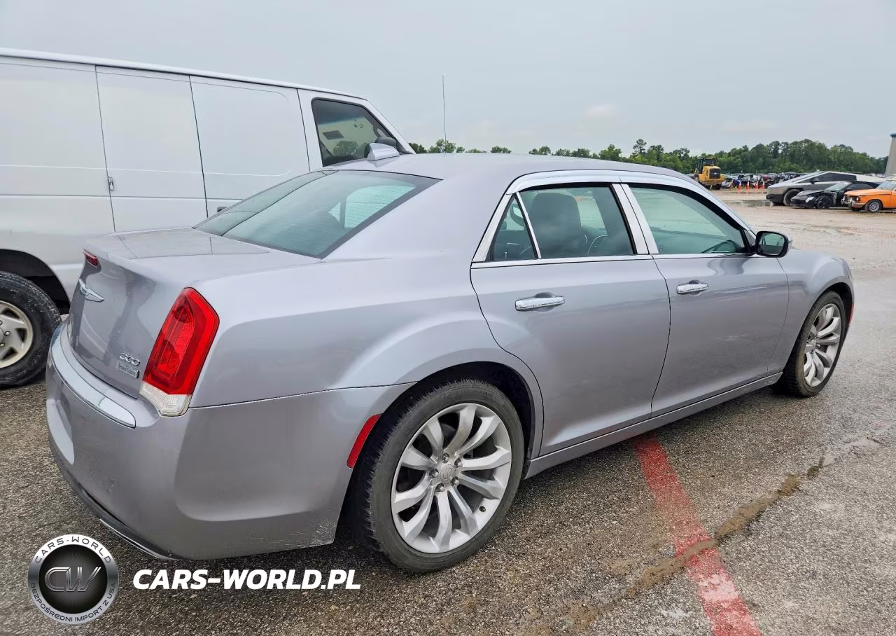 2018 Chrysler 300 Limited VIN:2C3CCAEG7JH194155 - 3