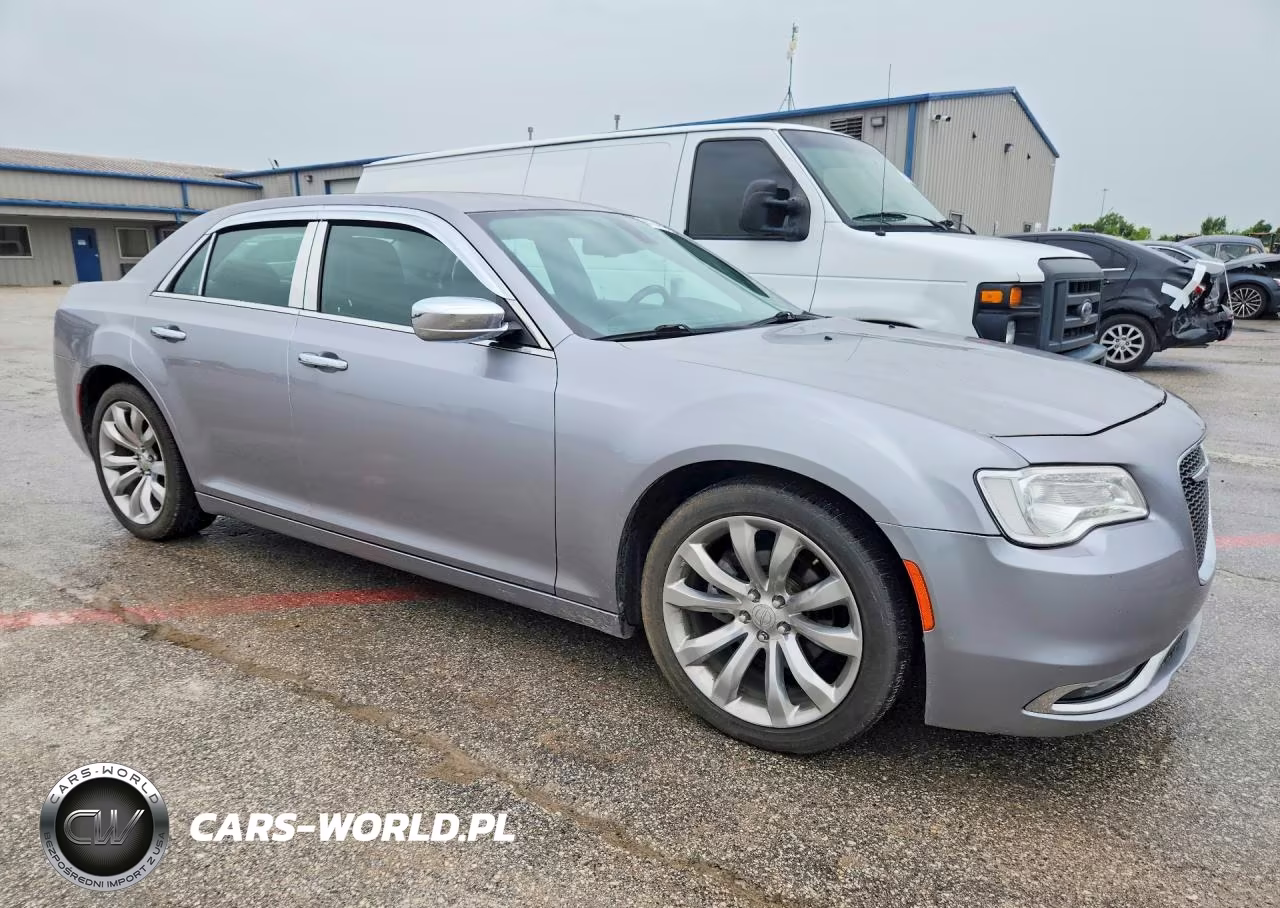 2018 Chrysler 300 Limited VIN:2C3CCAEG7JH194155 - 4
