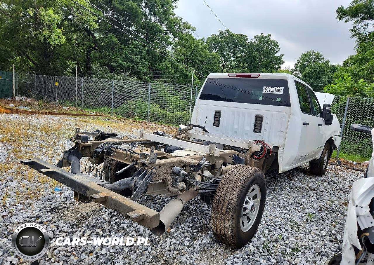 2025 GMC Sierra K3500 VIN:1GT4USEY1SF233384 - 3
