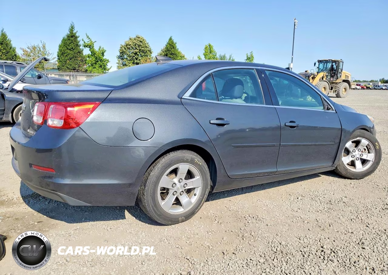 2015 Chevrolet Malibu Ls VIN:1G11B5SLXFF109048 - 3