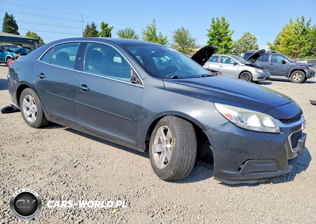 2015 Chevrolet Malibu Ls VIN:1G11B5SLXFF109048 - 4