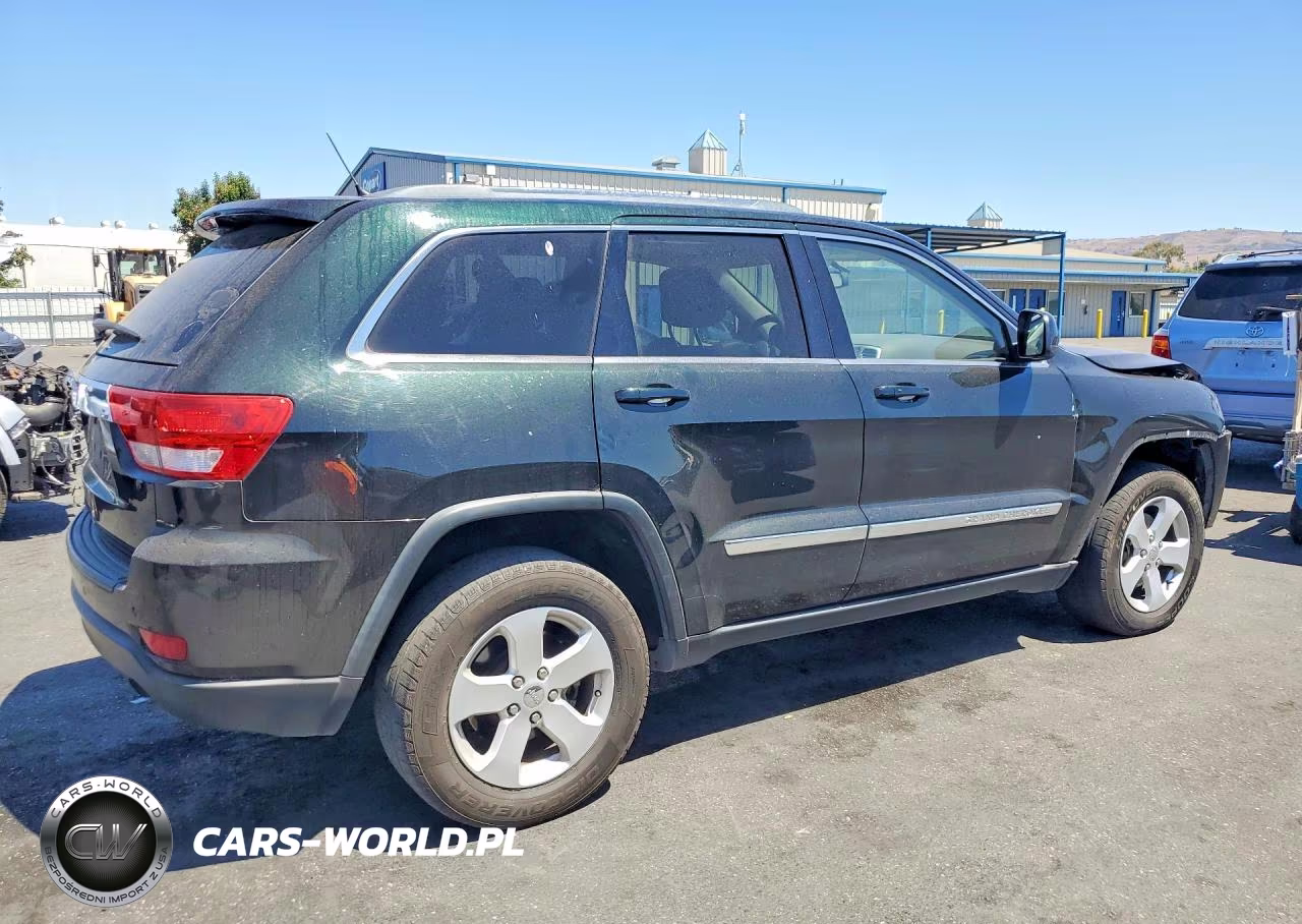 2012 Jeep Grand Cherokee Laredo VIN:1C4RJFAGXCC346255 - 3