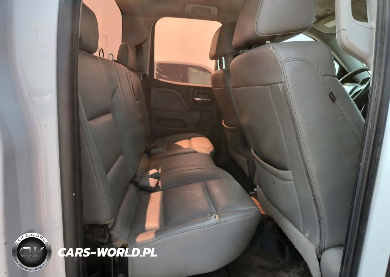 2018 Chevrolet Silverado K1500 VIN:1GCVKNEC2JZ281067 - 10