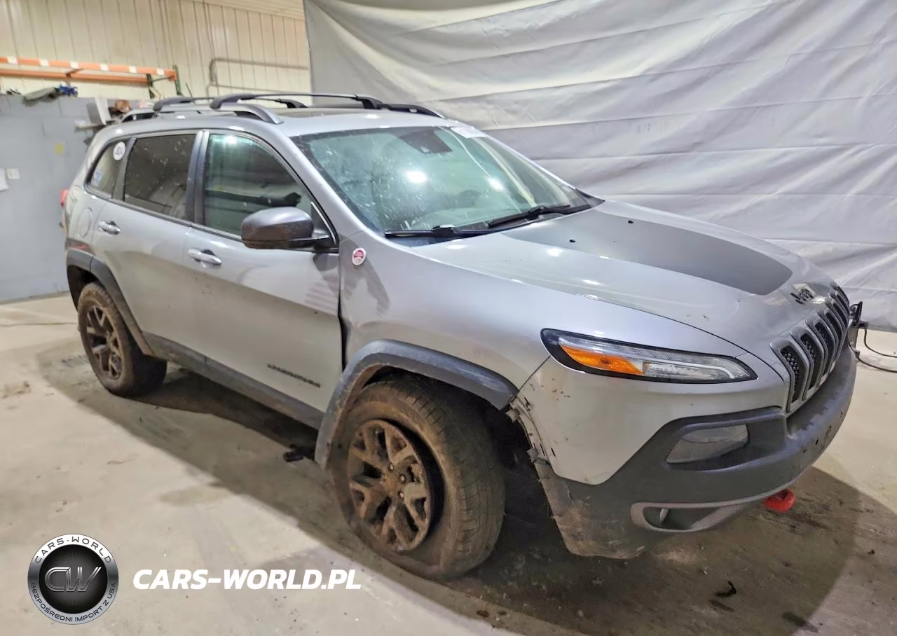 2015 Jeep Cherokee Trailhawk VIN:1C4PJMBSXFW661252 - 4