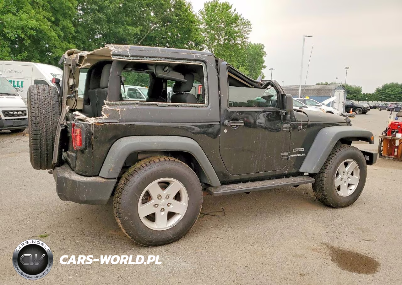 2011 Jeep Wrangler Sport VIN:1J4AA2D17BL504752 - 3