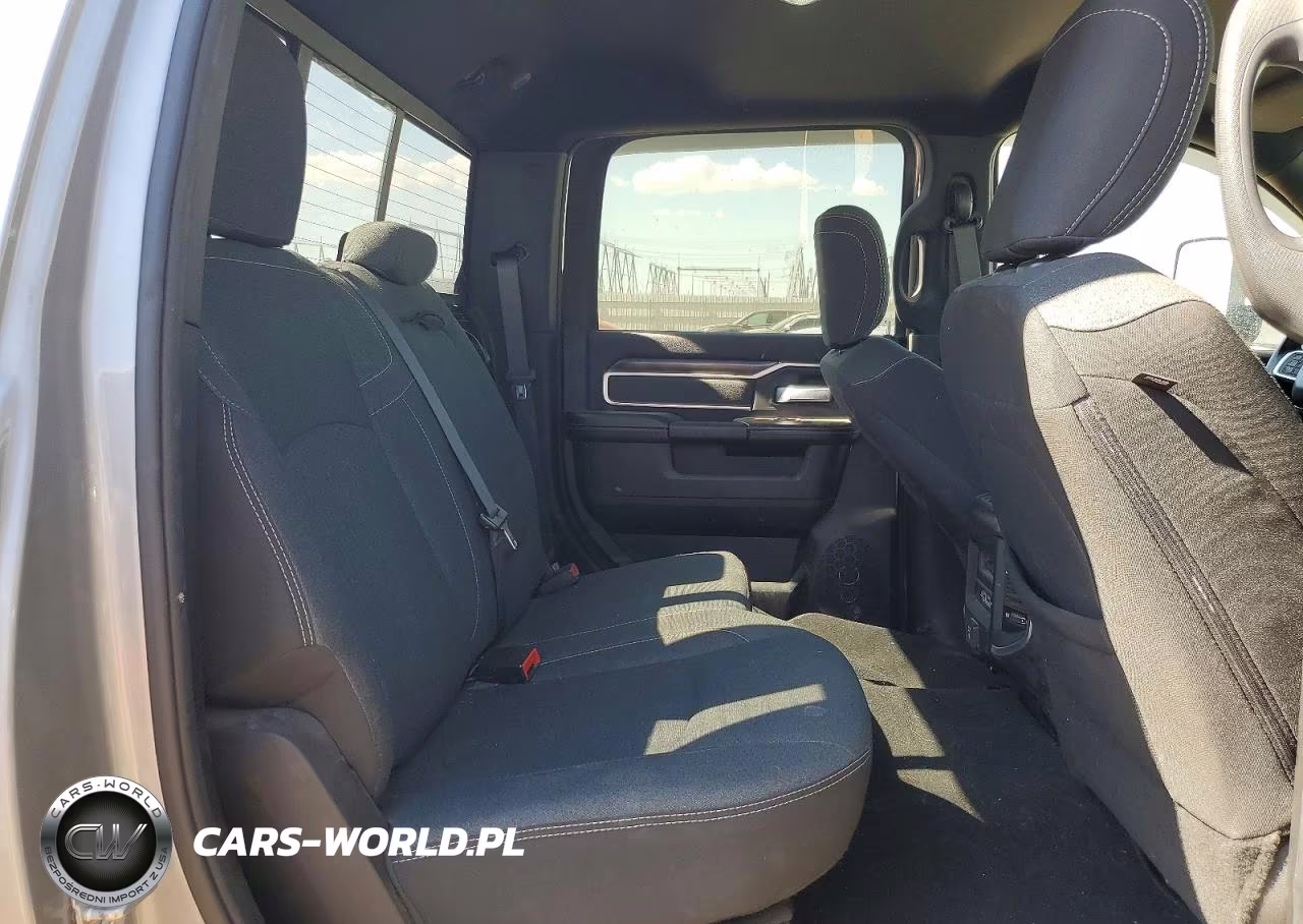 2019 Ram 2500 Big Horn VIN:3C6UR5DJ0KG696467 - 10