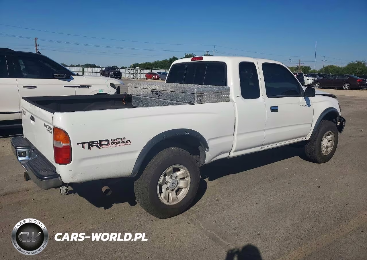 1999 Toyota Tacoma Xtracab VIN:4TAWN72NXXZ572515 - 3