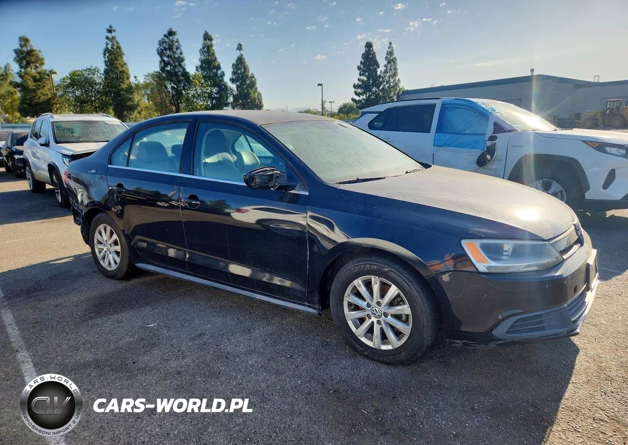 2014 Volkswagen Jetta Hybrid VIN:3VW637AJ9EM210048 - 4