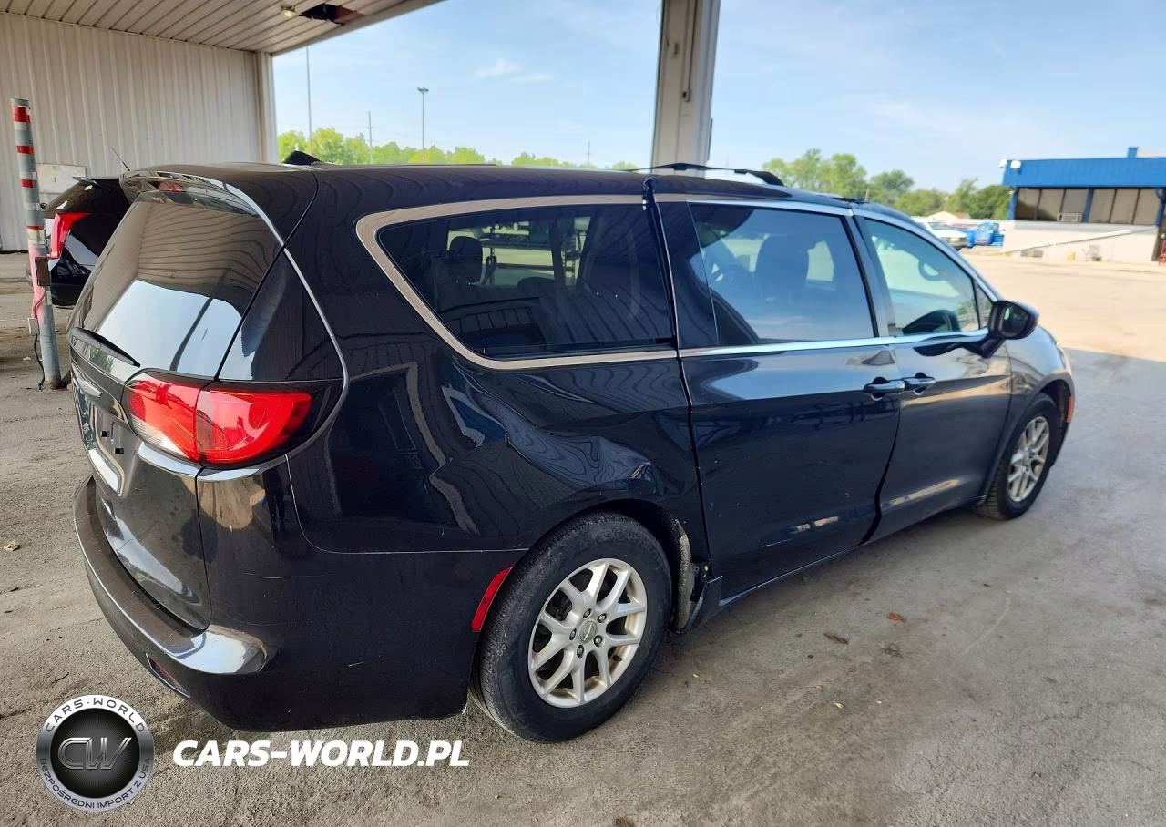 2017 Chrysler Pacifica Touring VIN:2C4RC1DG4HR609122 - 3