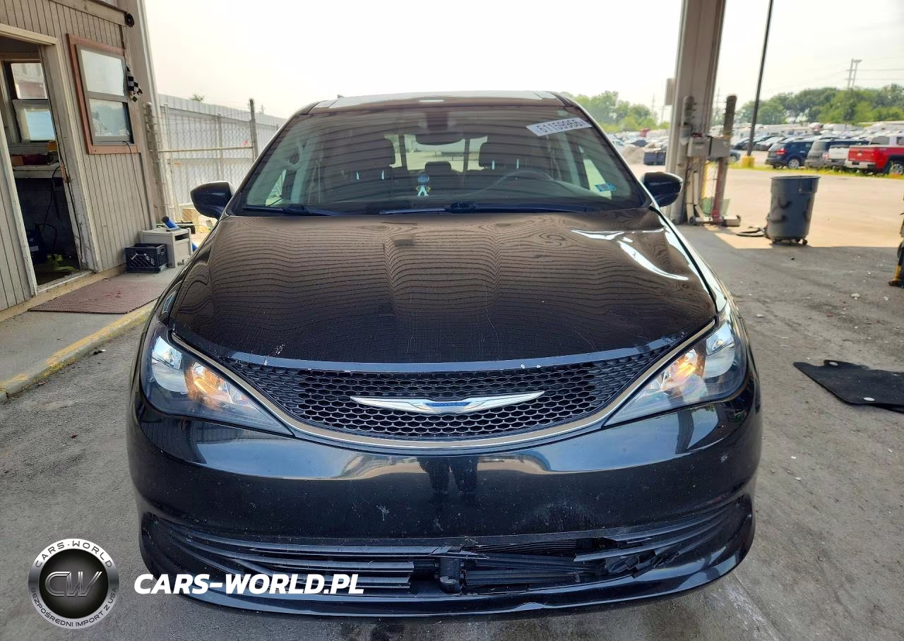 2017 Chrysler Pacifica Touring VIN:2C4RC1DG4HR609122 - 5