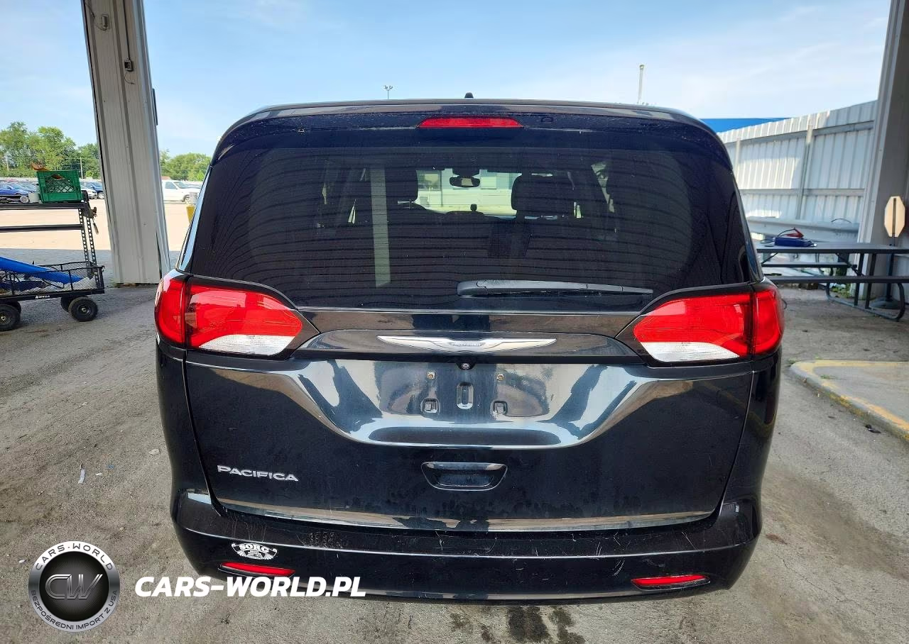 2017 Chrysler Pacifica Touring VIN:2C4RC1DG4HR609122 - 6
