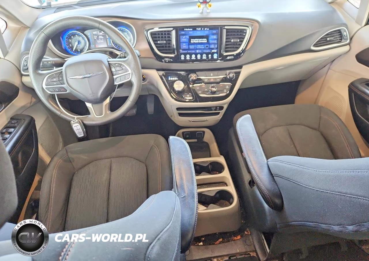 2017 Chrysler Pacifica Touring VIN:2C4RC1DG4HR609122 - 8