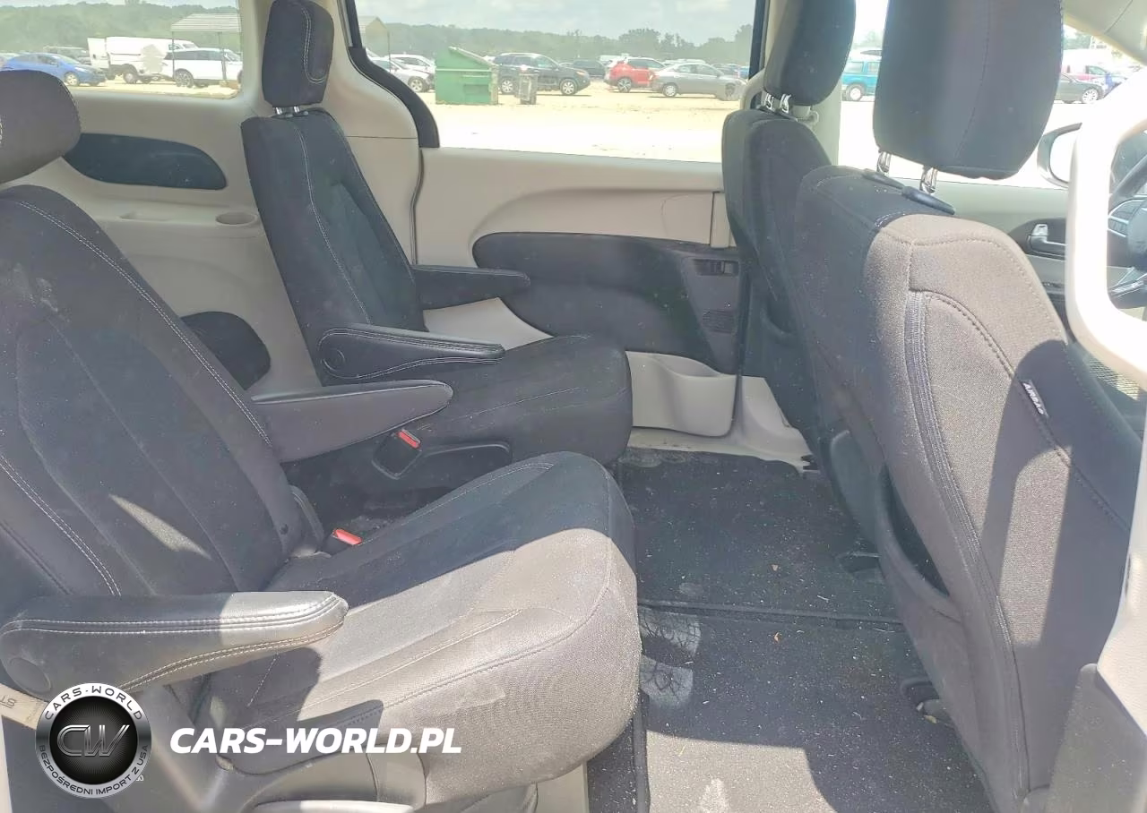 2022 Chrysler Voyager Lx VIN:2C4RC1CG3NR215821 - 11