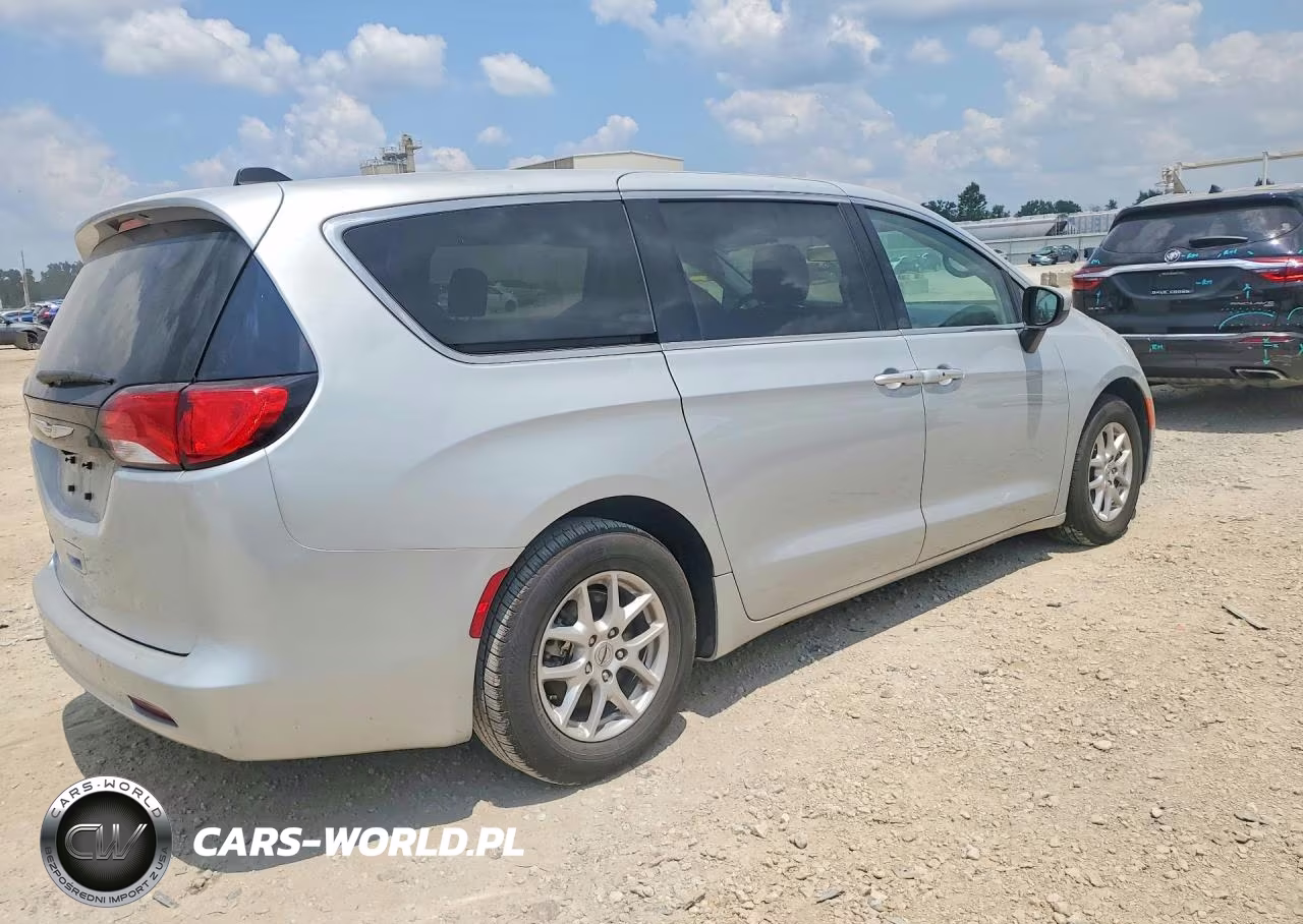 2022 Chrysler Voyager Lx VIN:2C4RC1CG3NR215821 - 3