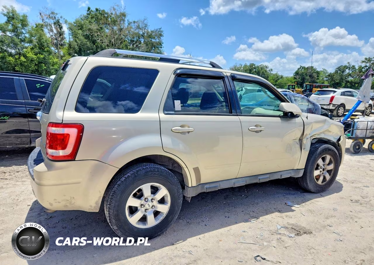 2010 Ford Escape Limited VIN:1FMCU0EGXAKB91421 - 3