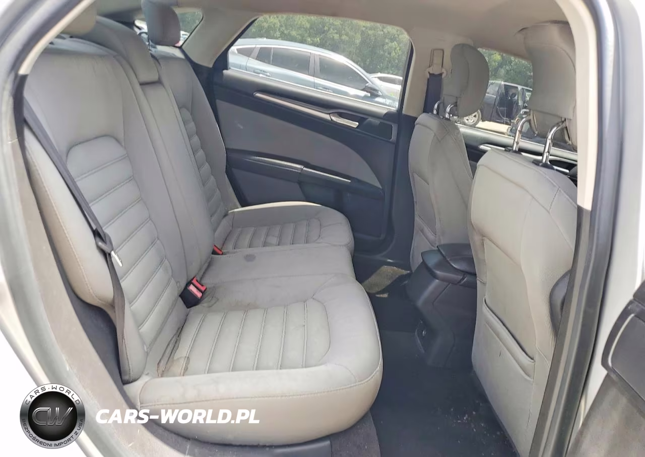 2015 Ford Fusion S VIN:3FA6P0G74FR101355 - 10