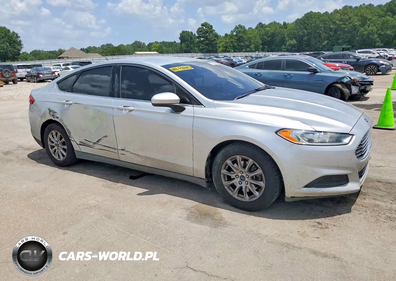 2015 Ford Fusion S VIN:3FA6P0G74FR101355 - 4