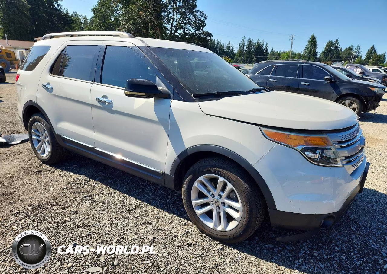 2011 Ford Explorer Xlt VIN:1FMHK7D83BGA39323 - 4