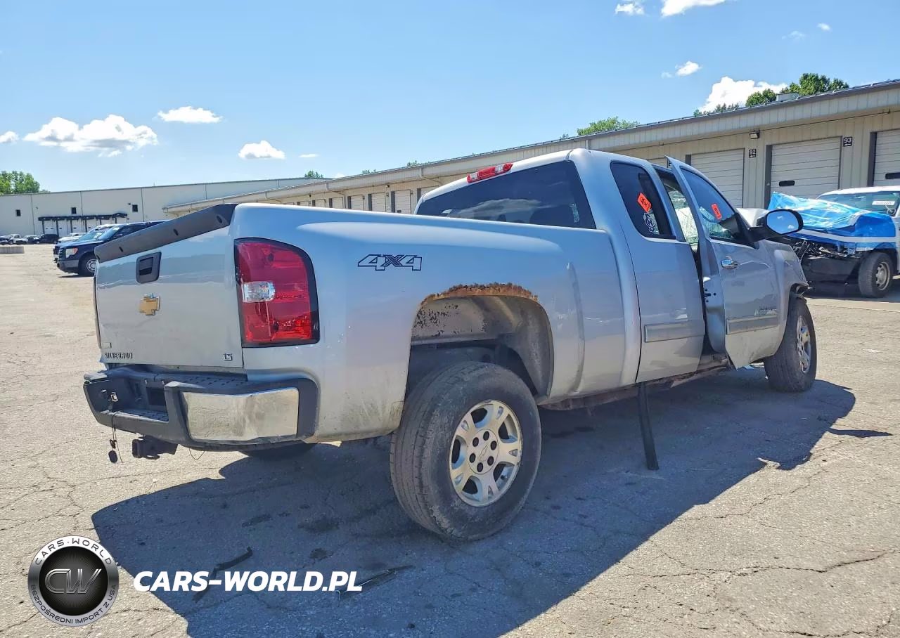 2012 Chevrolet Silverado K1500 Ls VIN:1GCRKREA5CZ158759 - 3