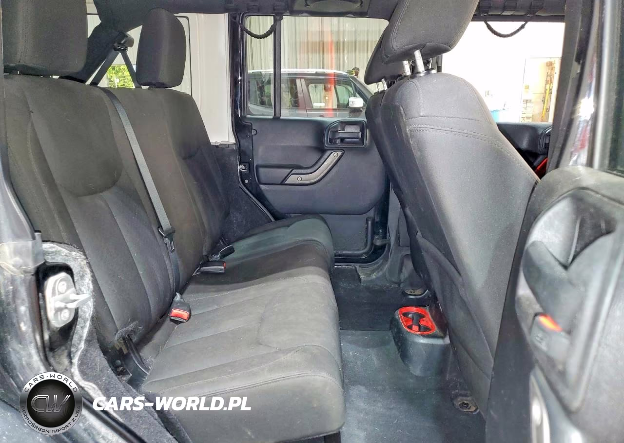 2014 Jeep Wrangler Unlimited Sport VIN:1C4BJWDG9EL312825 - 11