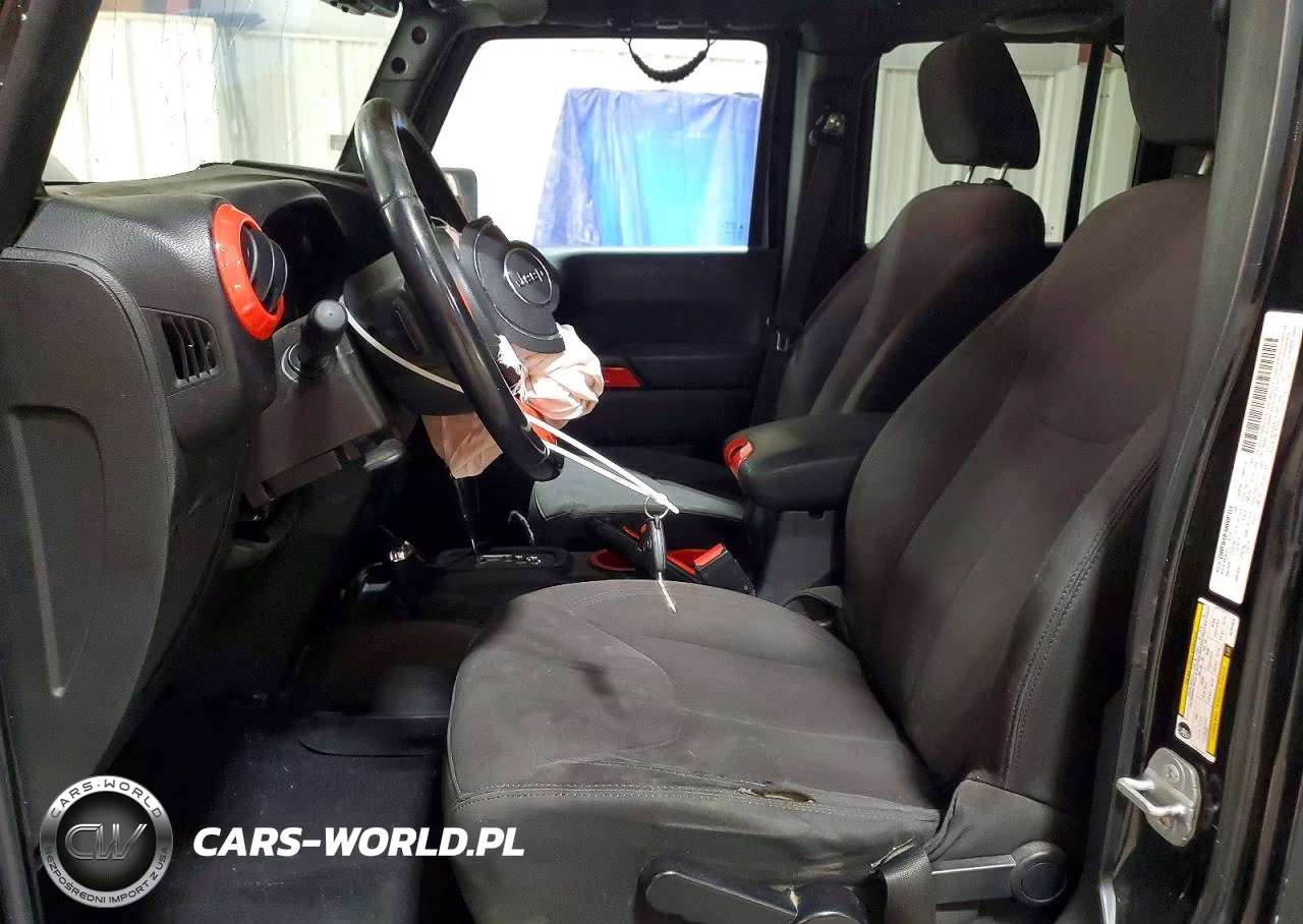 2014 Jeep Wrangler Unlimited Sport VIN:1C4BJWDG9EL312825 - 7