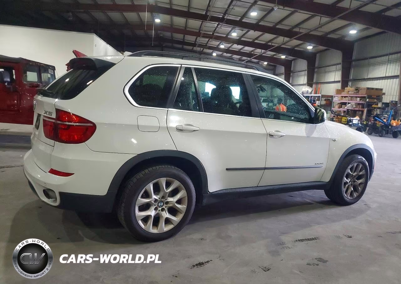 2013 BMW X5 xDrive35I VIN:5UXZV4C56D0B17404 - 3