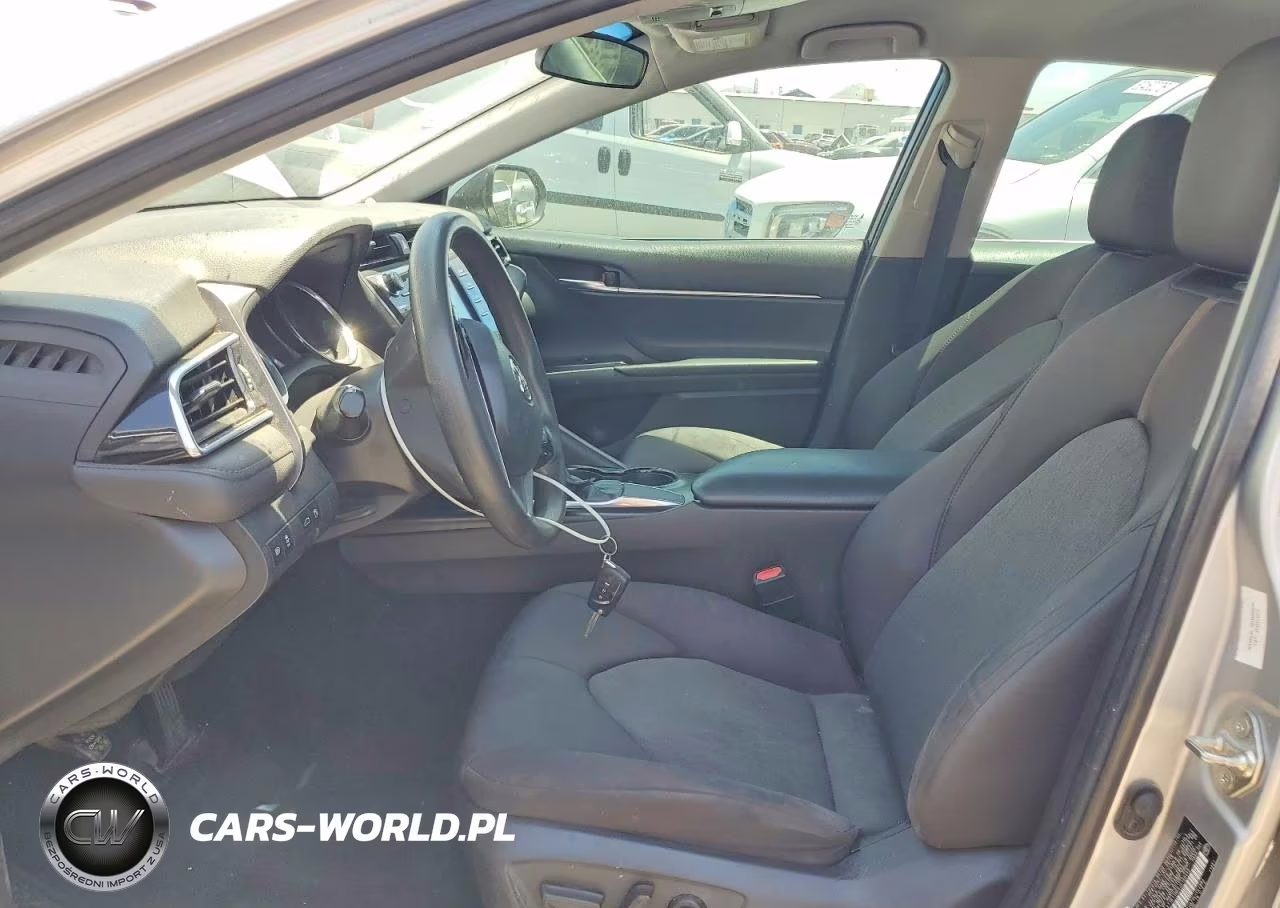 2018 Toyota Camry Le VIN:4T1B11HK8JU150445 - 7