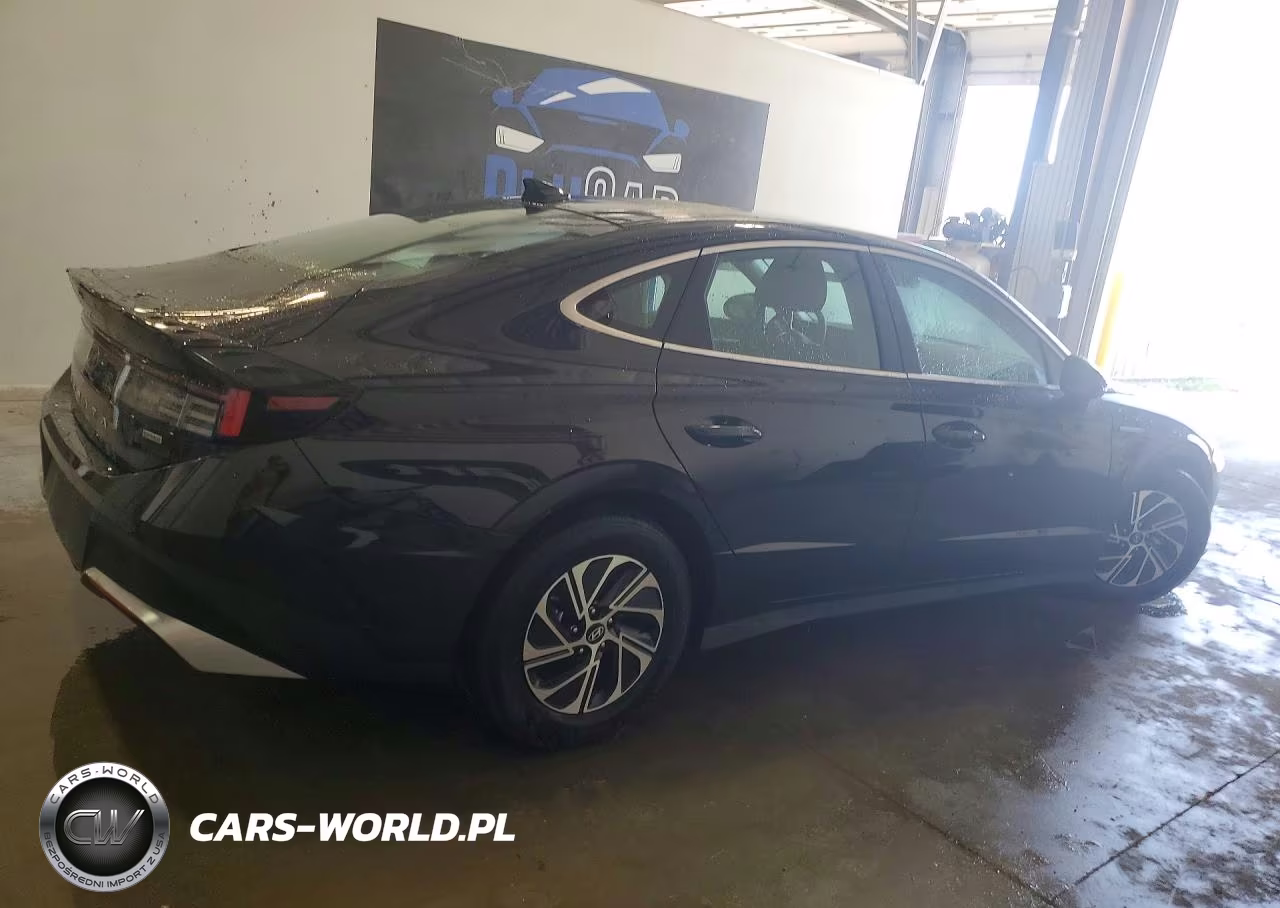 2026 Hyundai Sonata Hybrid Blue VIN:KMHL24JJ8TA170686 - 3