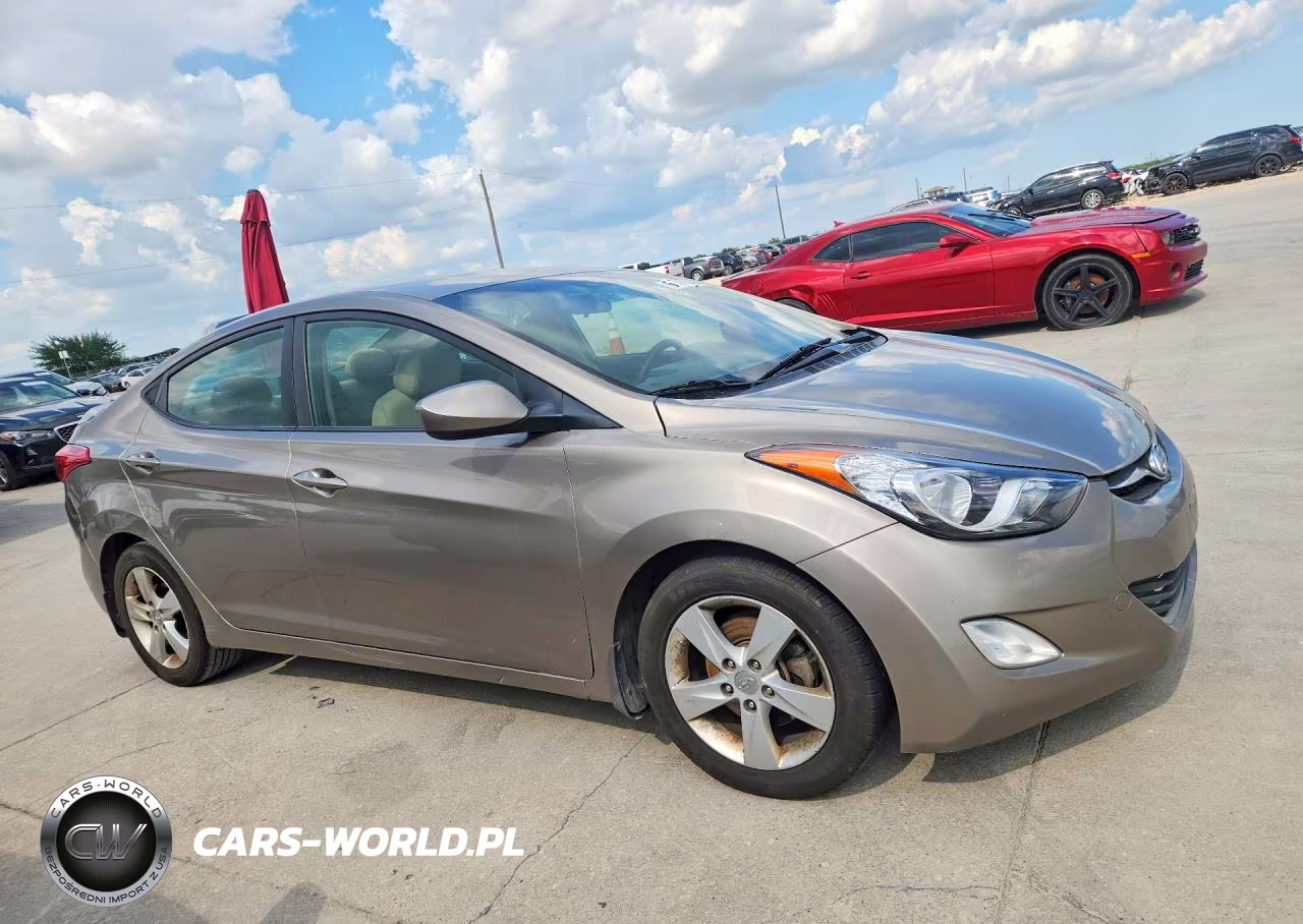 2013 Hyundai Elantra Gls VIN:5NPDH4AE4DH422177 - 4