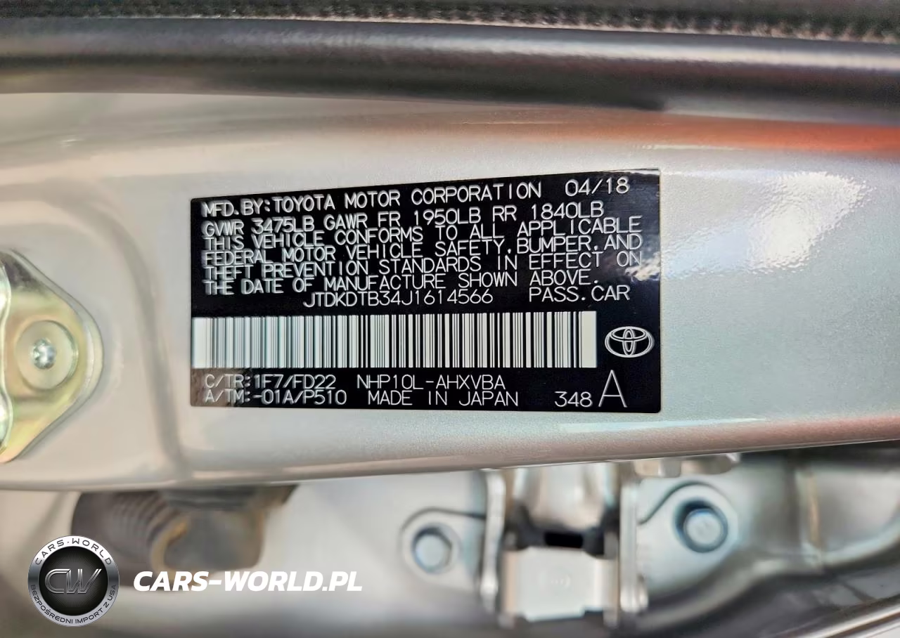 2018 Toyota Prius C One VIN:JTDKDTB34J1614566 - 12