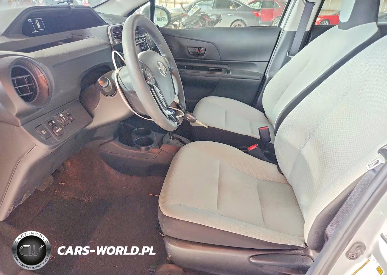 2018 Toyota Prius C One VIN:JTDKDTB34J1614566 - 7