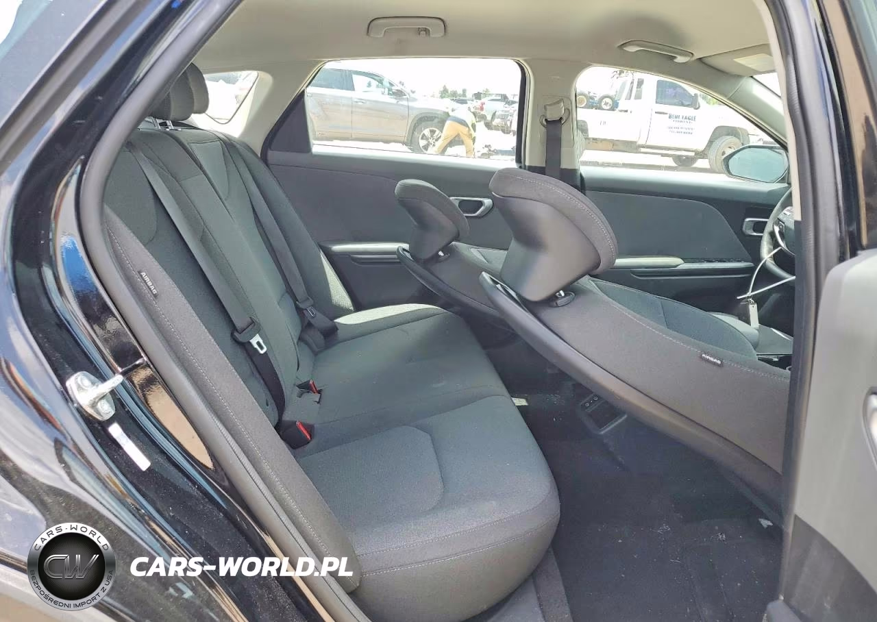 2025 Kia K4 Lxs VIN:3KPFT4DE4SE066415 - 10
