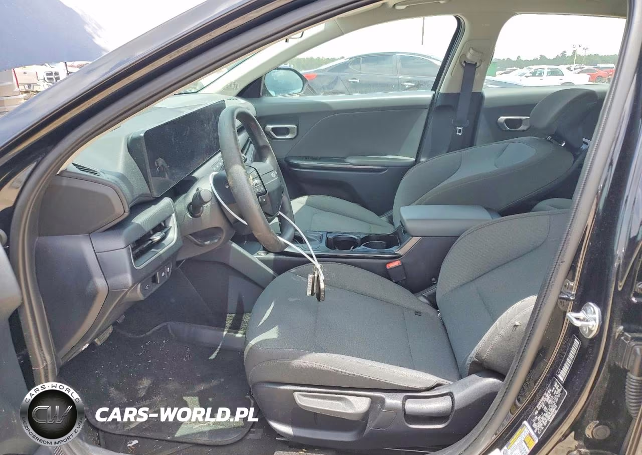 2025 Kia K4 Lxs VIN:3KPFT4DE4SE066415 - 7