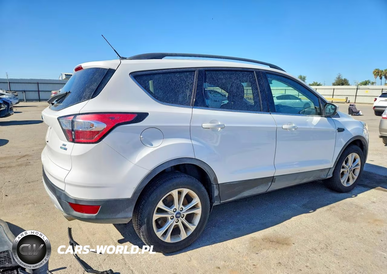 2018 Ford Escape Se VIN:1FMCU9GD1JUD38513 - 3