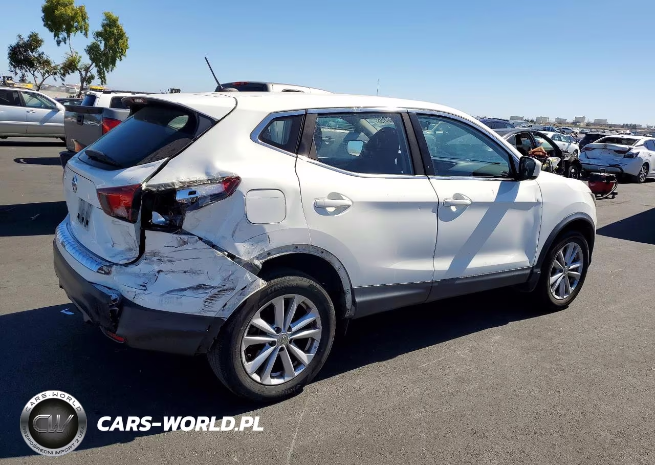 2018 Nissan Rogue Sport S VIN:JN1BJ1CP8JW192757 - 3