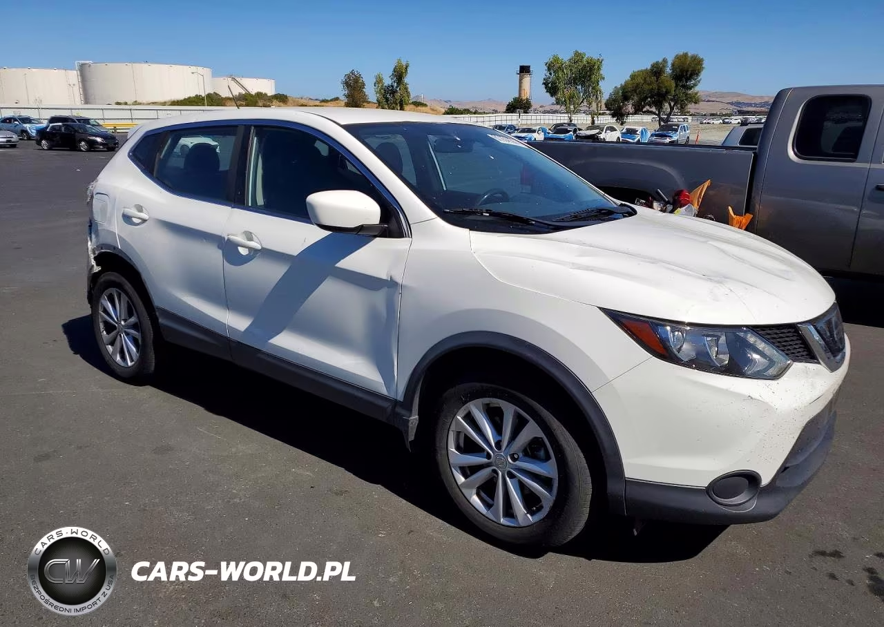 2018 Nissan Rogue Sport S VIN:JN1BJ1CP8JW192757 - 4