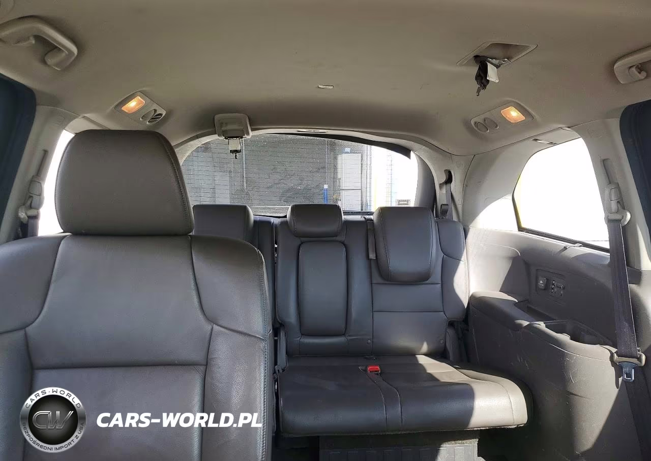 2013 Honda Odyssey Touring VIN:5FNRL5H98DB046570 - 10