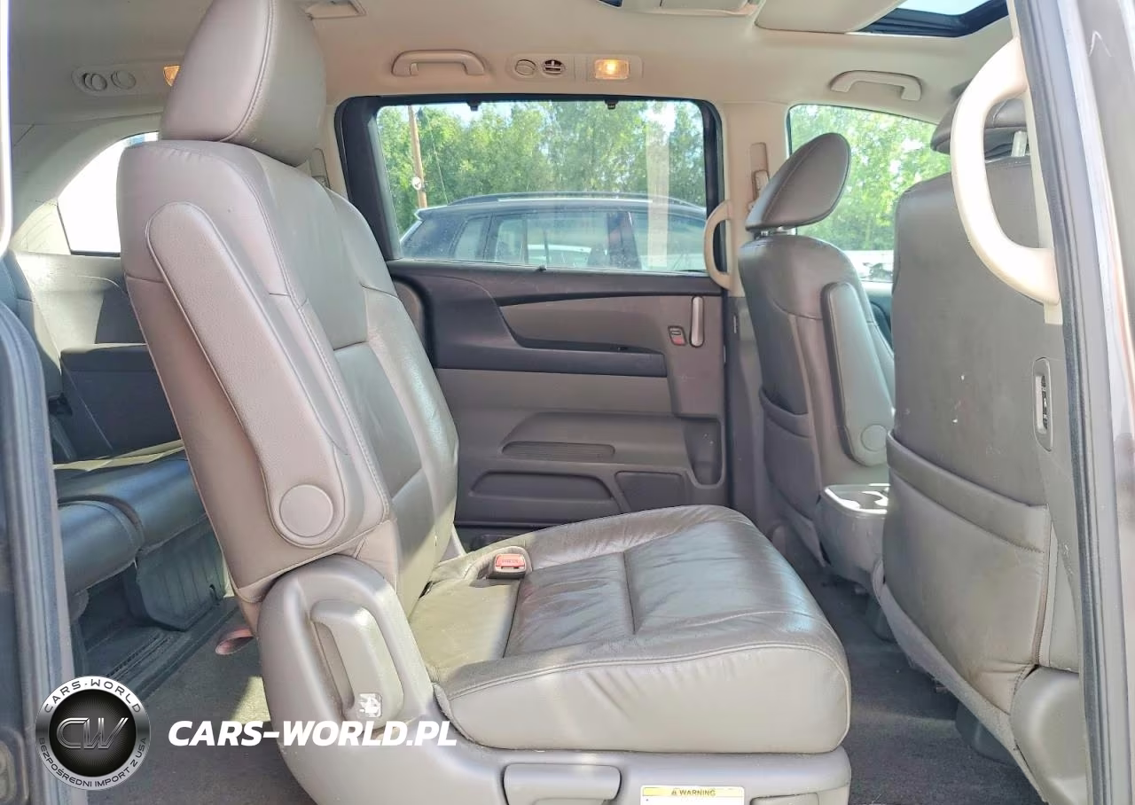 2013 Honda Odyssey Touring VIN:5FNRL5H98DB046570 - 11