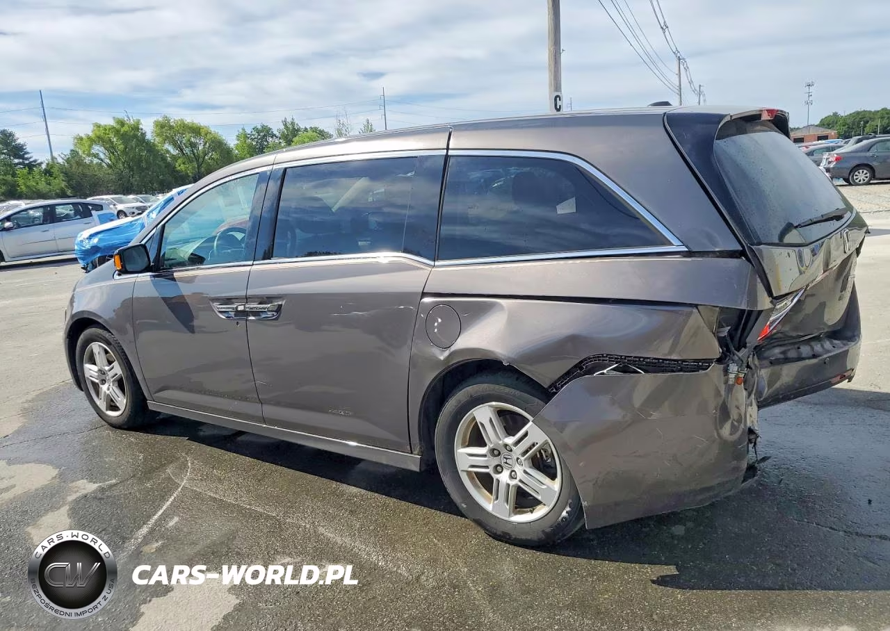 2013 Honda Odyssey Touring VIN:5FNRL5H98DB046570 - 2