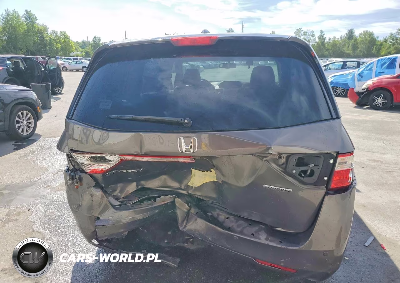 2013 Honda Odyssey Touring VIN:5FNRL5H98DB046570 - 6