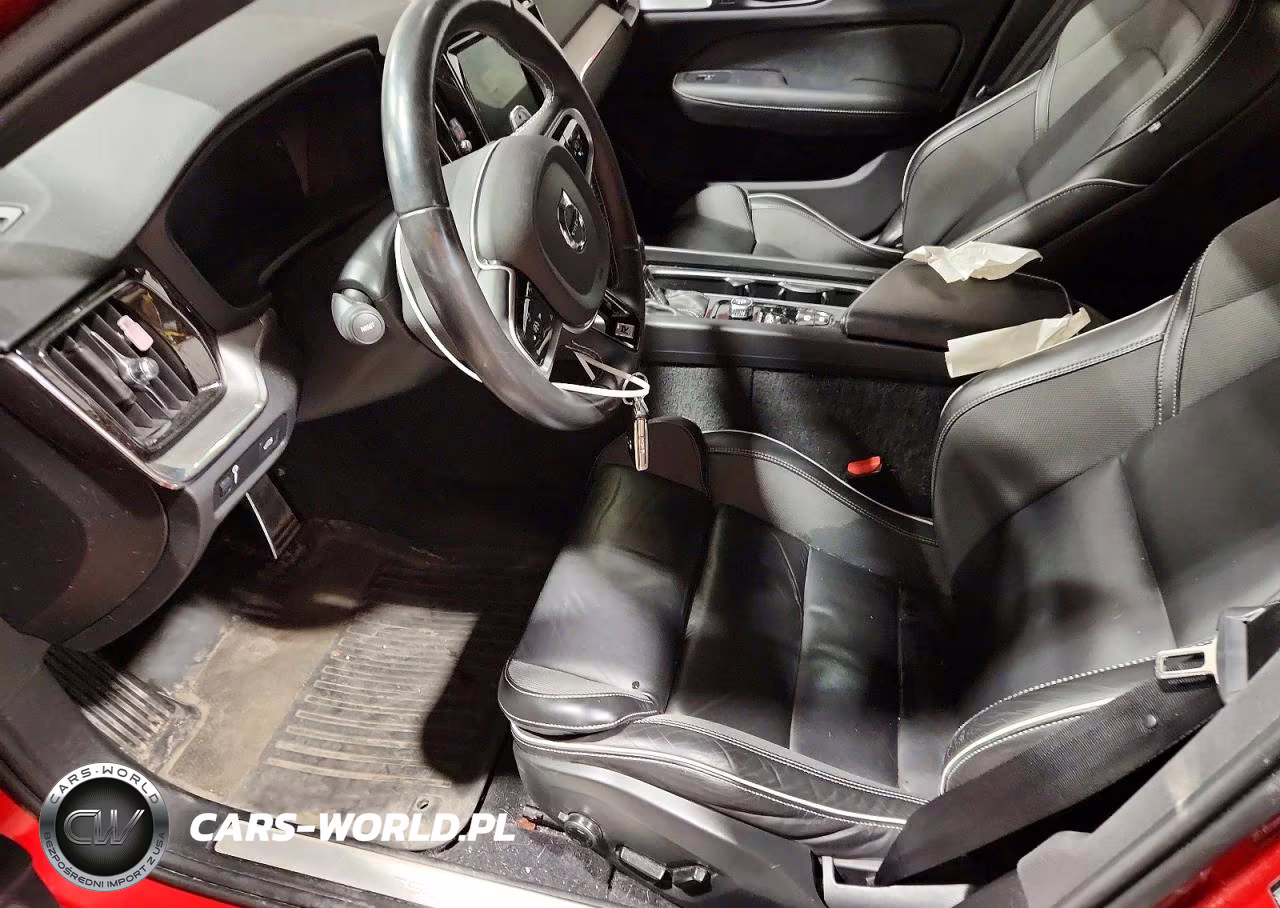 2019 Volvo S60 T6 R-Design VIN:7JRA22TM0KG000598 - 7