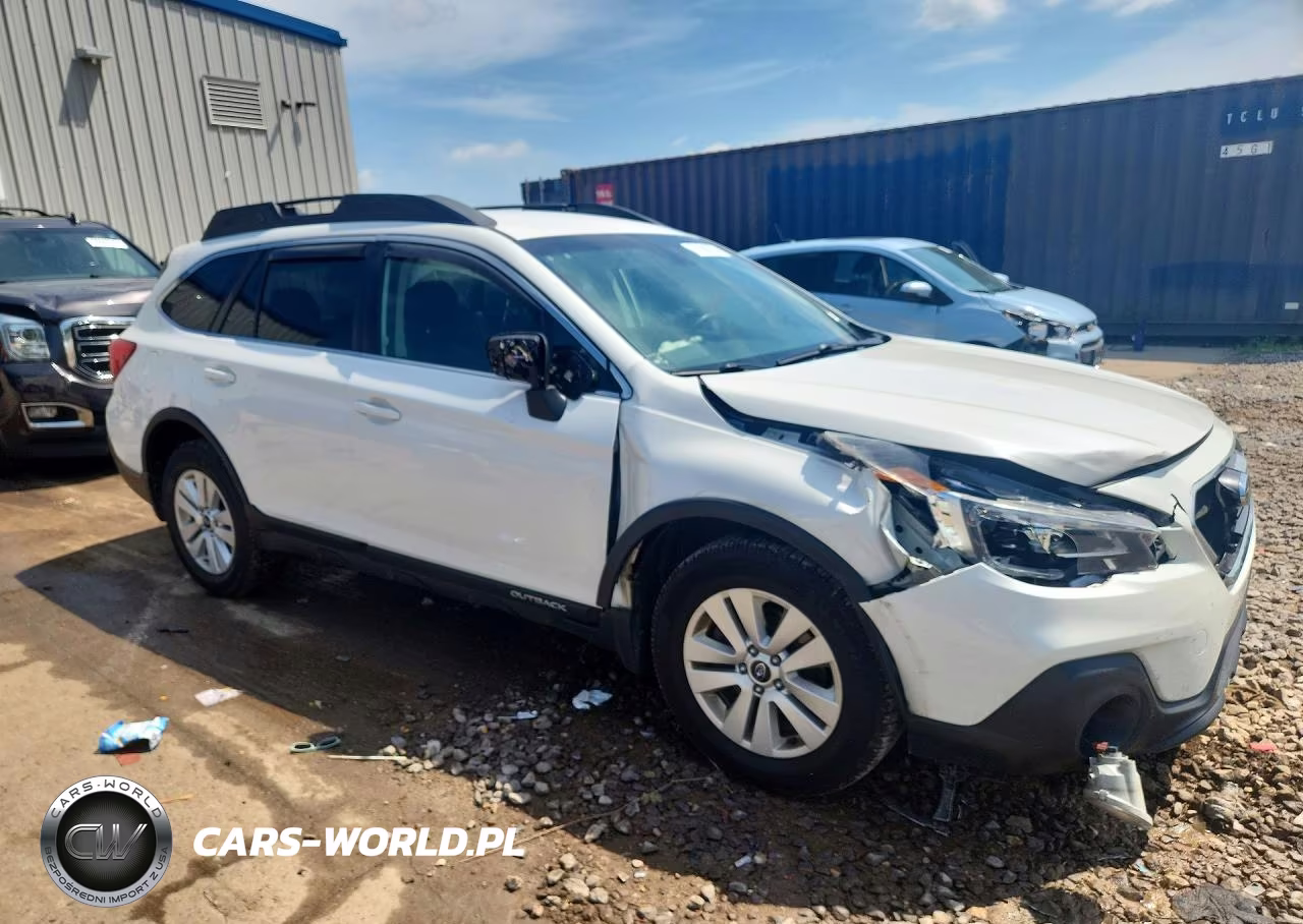 2019 Subaru Outback 2.5I Premium VIN:4S4BSAFC3K3210678 - 4