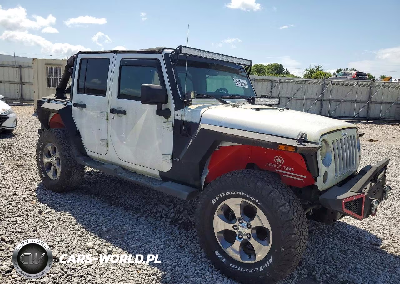 2016 Jeep Wrangler Unlimited Sahara VIN:1C4BJWEG0GL103765 - 4